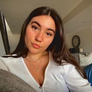 Meet your Posher, Julia